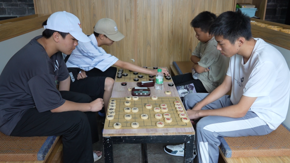 县棋类协会, 会中