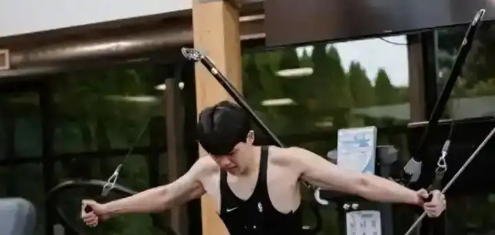 沃顿经常受 沃顿经常受